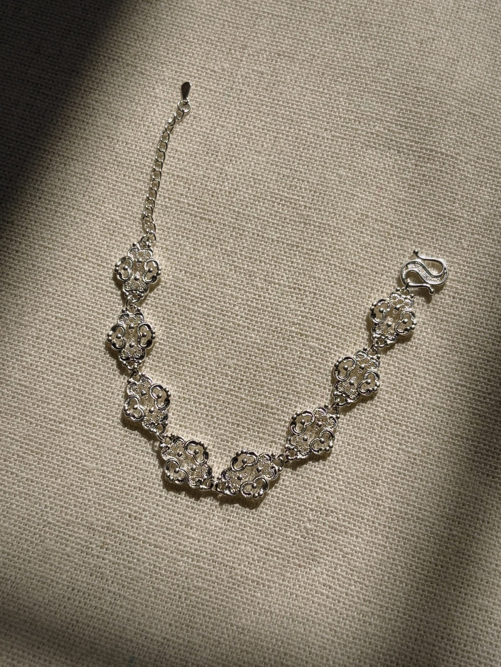 Hurely Floating Light Silver Bracelet
