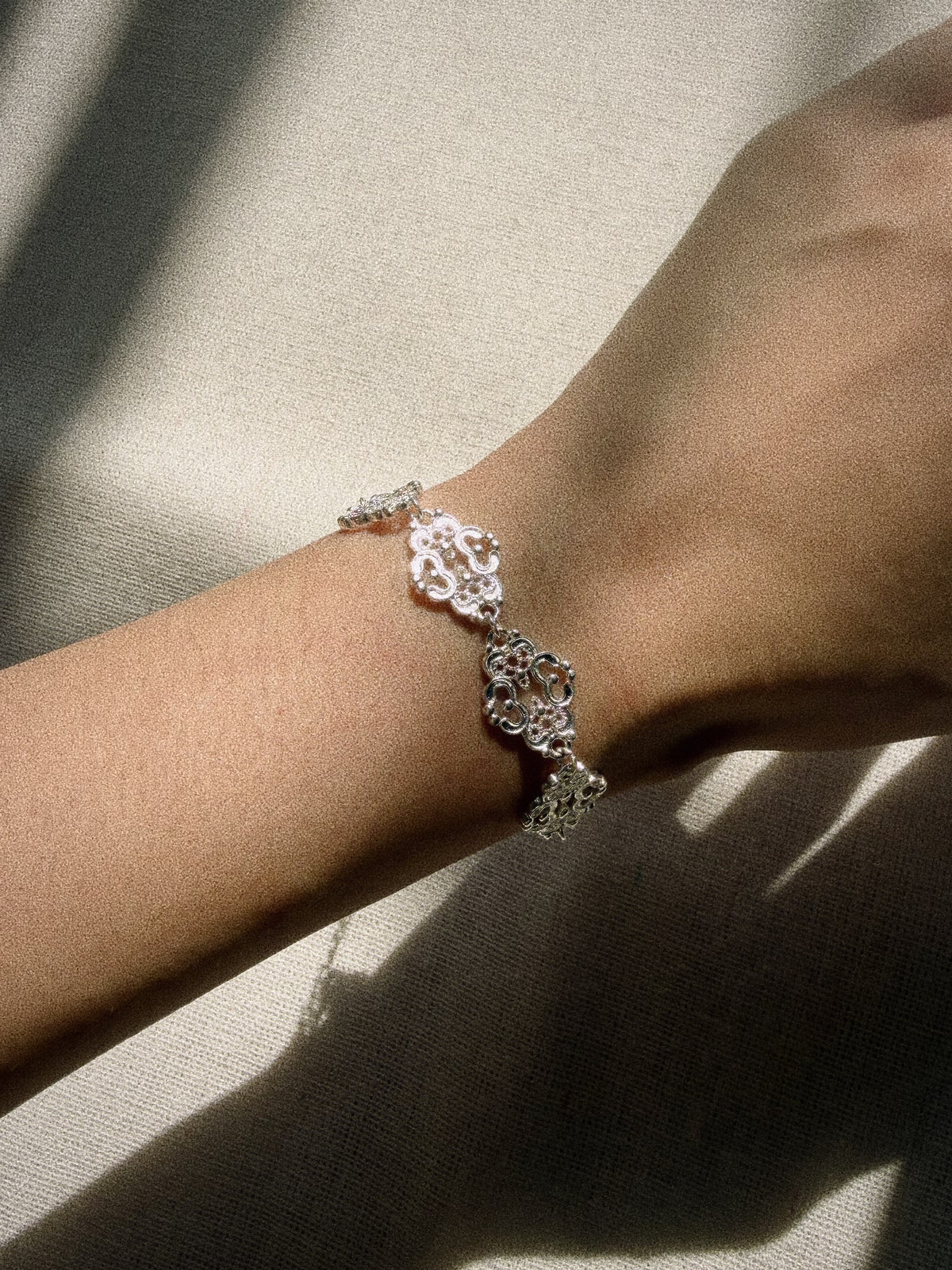 Hurely Floating Light Silver Bracelet