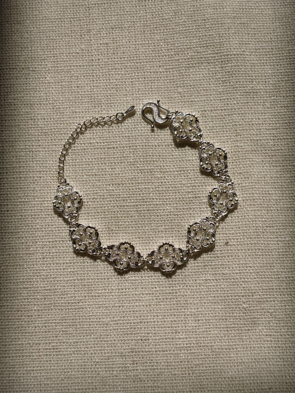 Hurely Floating Light Silver Bracelet