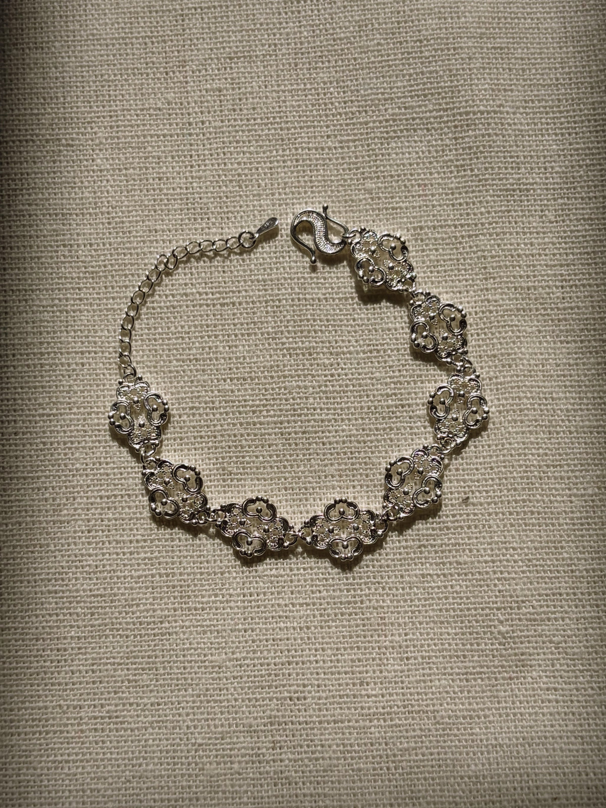 Hurely Floating Light Silver Bracelet
